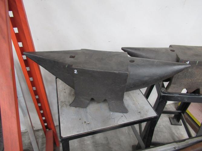 INCUDINE CAST IRON ANVIL